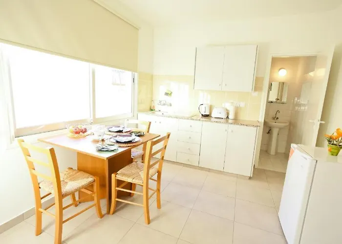 S Sari Flats * 拉纳卡