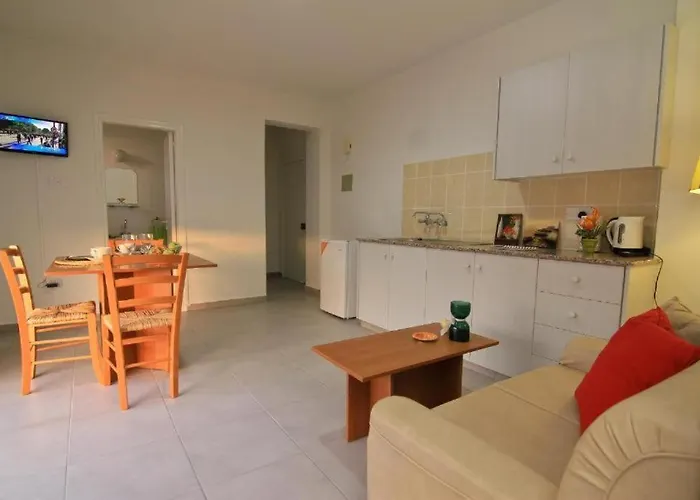 S Sari Flats Ларнака